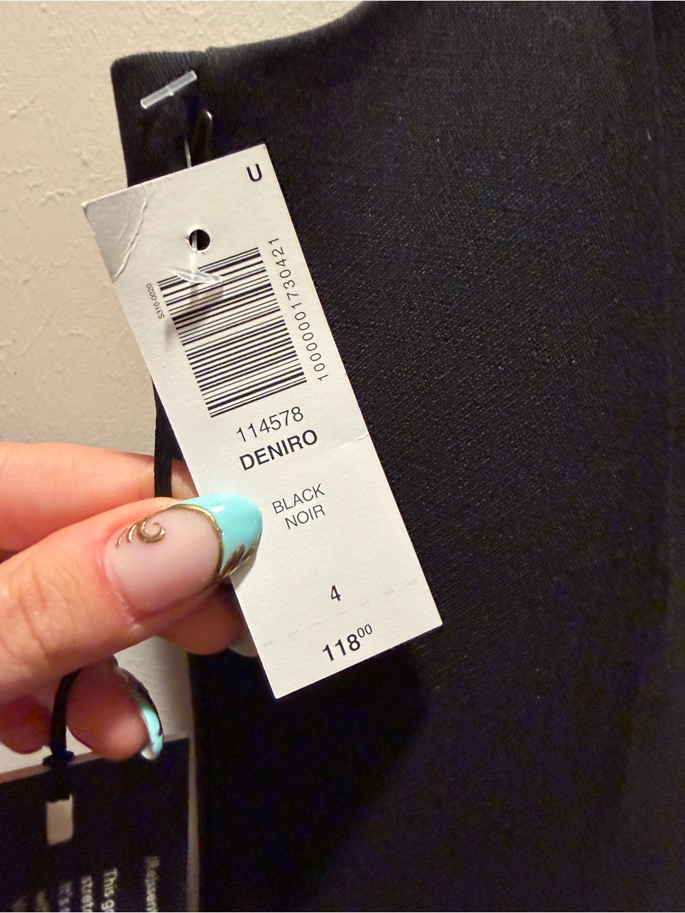 ARITZIA Deniro Babaton top NEW WITH TAGS!!
Size 4 - Picture 3 of 4